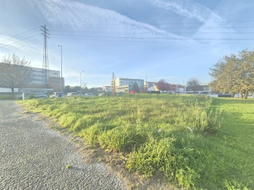 Terreno para Venda em Cidade da Maia