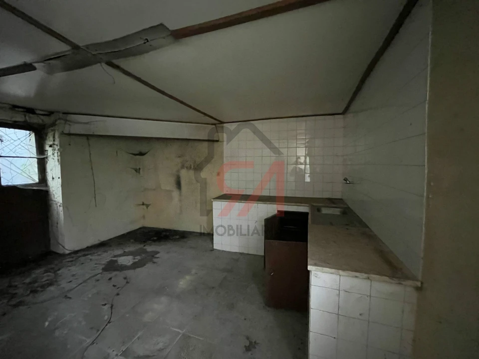 Moradia T0 para Venda em Frazão Arreigada Foto 32