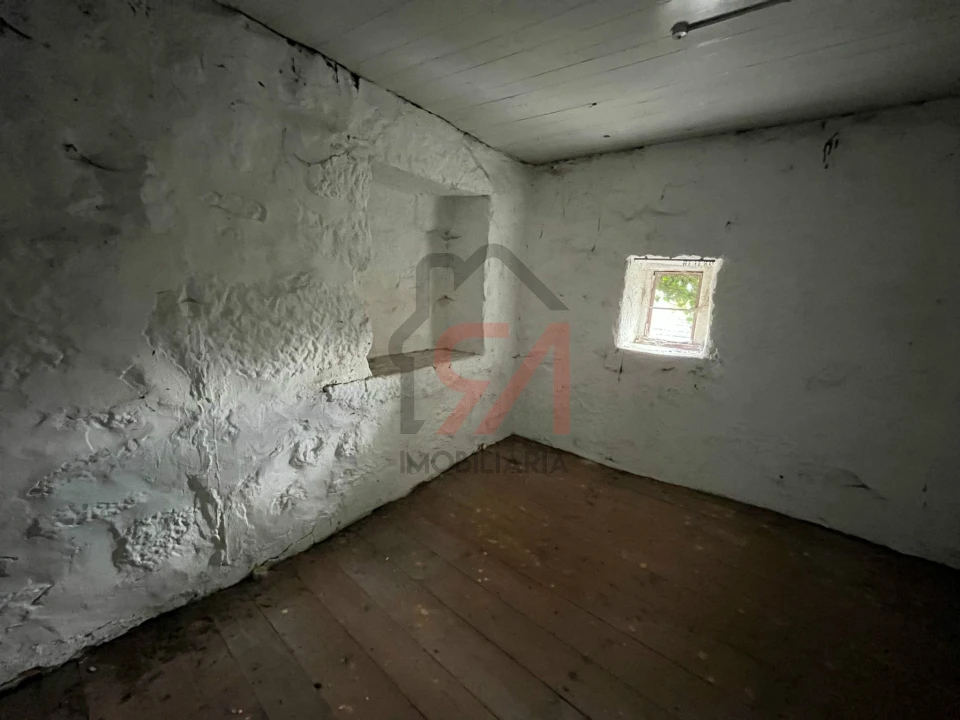 Moradia T0 para Venda em Frazão Arreigada Foto 19