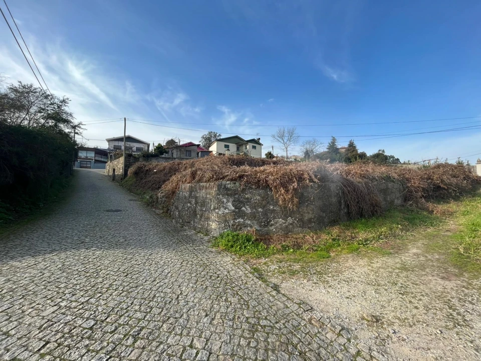 Moradia T0 para Venda em Frazão Arreigada Foto 11