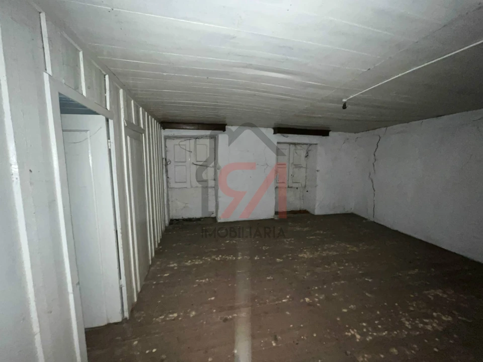 Moradia T0 para Venda em Frazão Arreigada Foto 21