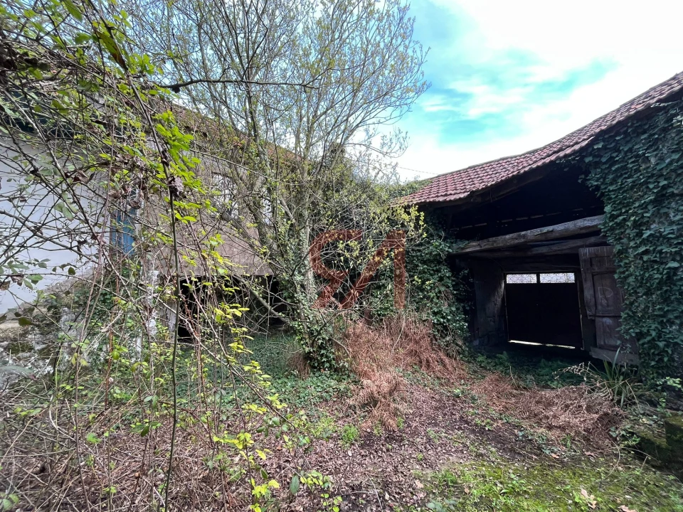 Moradia T0 para Venda em Frazão Arreigada Foto 11