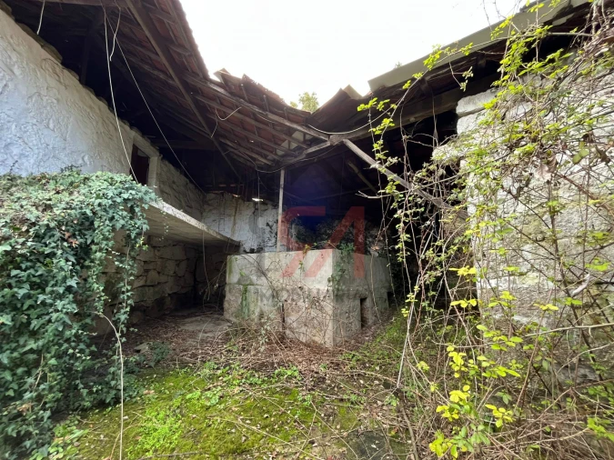 Moradia T0 para Venda em Frazão Arreigada Foto 37