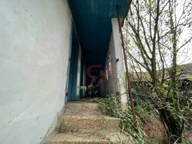 Moradia T0 para Venda em Frazão Arreigada Foto 36