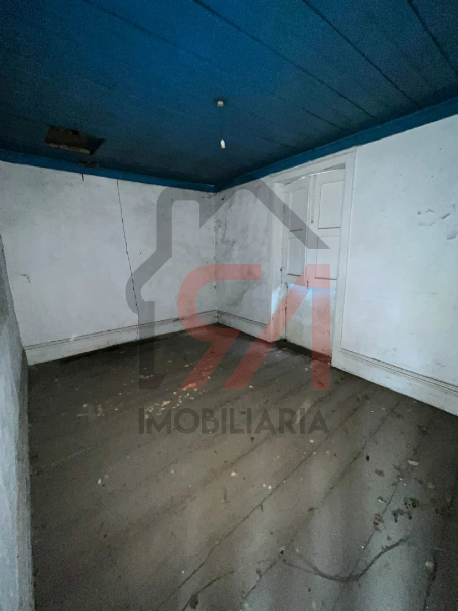 Moradia T0 para Venda em Frazão Arreigada Foto 29