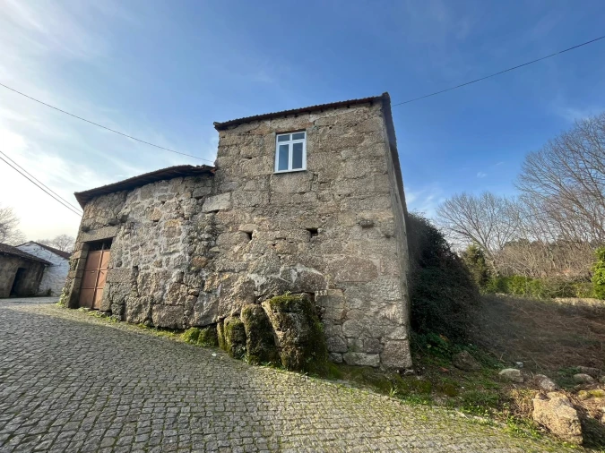 Moradia T0 para Venda em Frazão Arreigada Foto 1