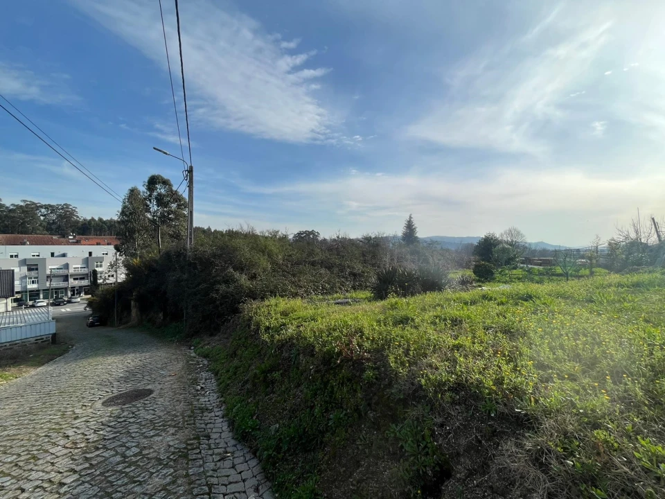 Moradia T0 para Venda em Frazão Arreigada Foto 12