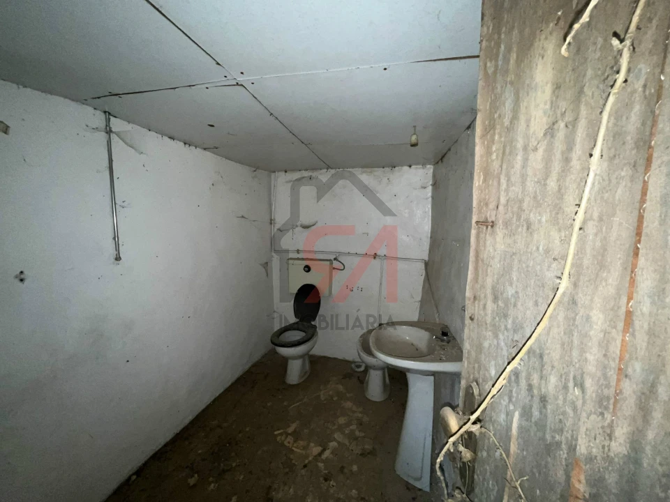 Moradia T0 para Venda em Frazão Arreigada Foto 17