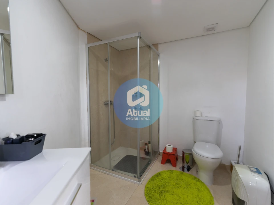 Moradia T2 para Venda em Azurem Foto 25