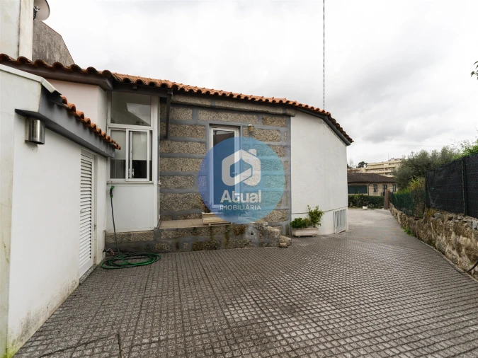 Moradia T2 para Venda em Azurem Foto 44
