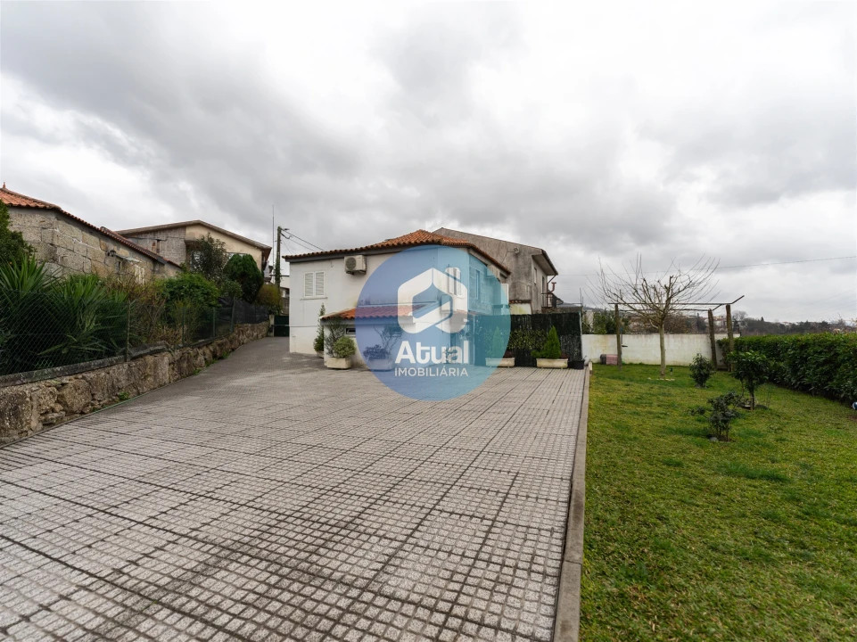 Moradia T2 para Venda em Azurem Foto 45