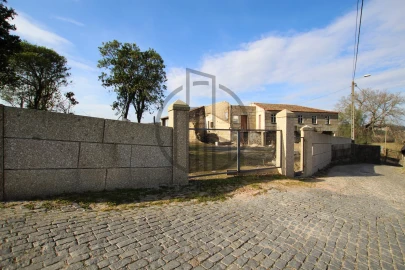 Moradia T3 para Venda em Arnoso (Santa Maria e Santa Eulália) e Sezures