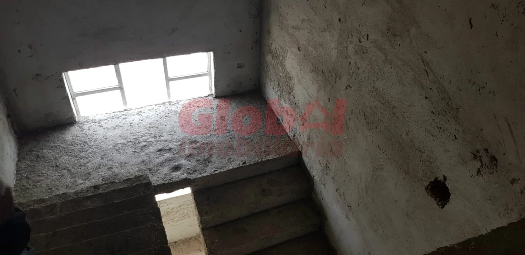 Apartamento T0 para Venda em Orgens Foto 7