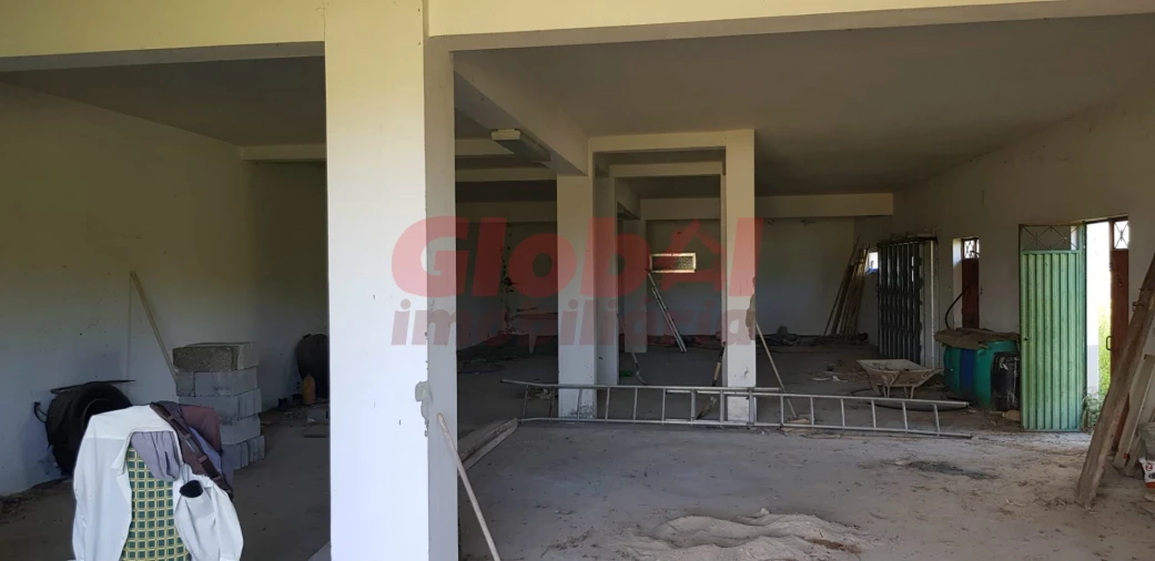 Apartamento T0 para Venda em Orgens Foto 6
