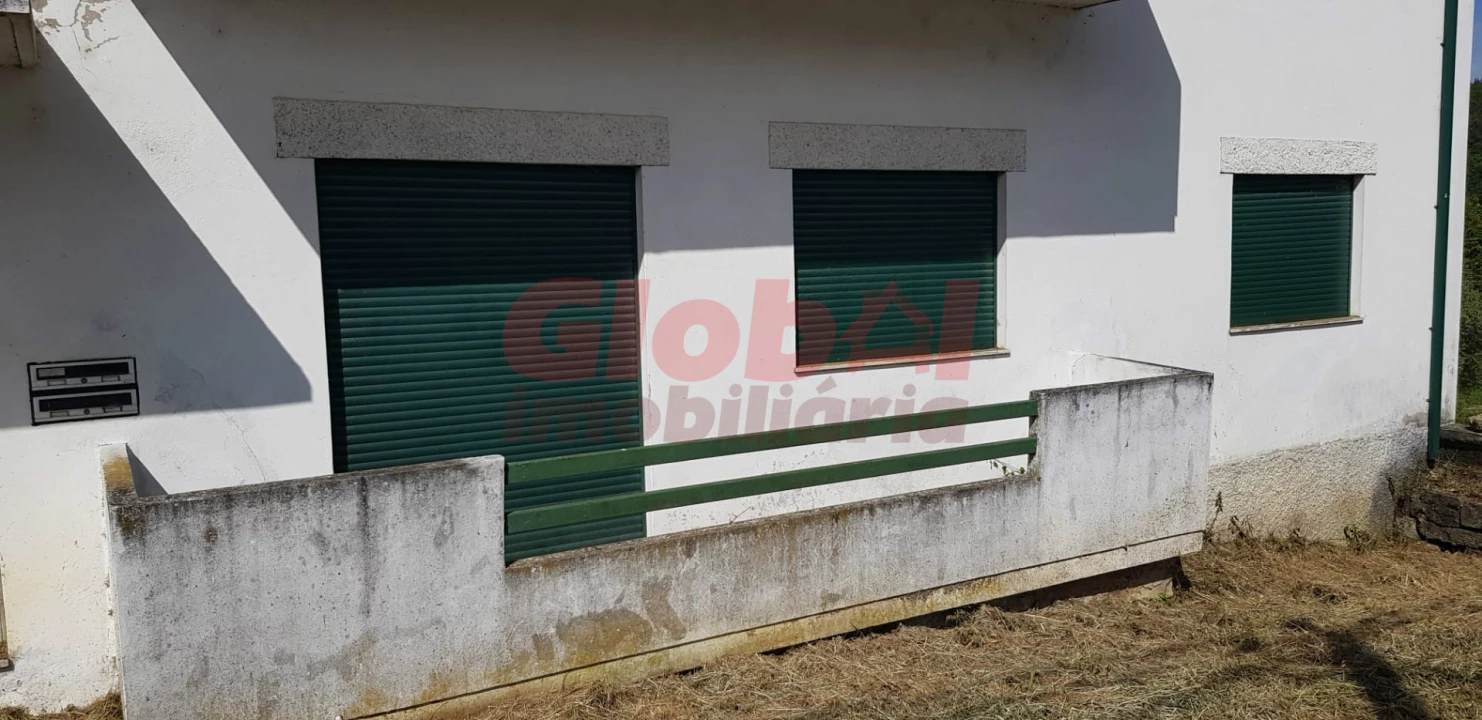 Apartamento T0 para Venda em Orgens Foto 2