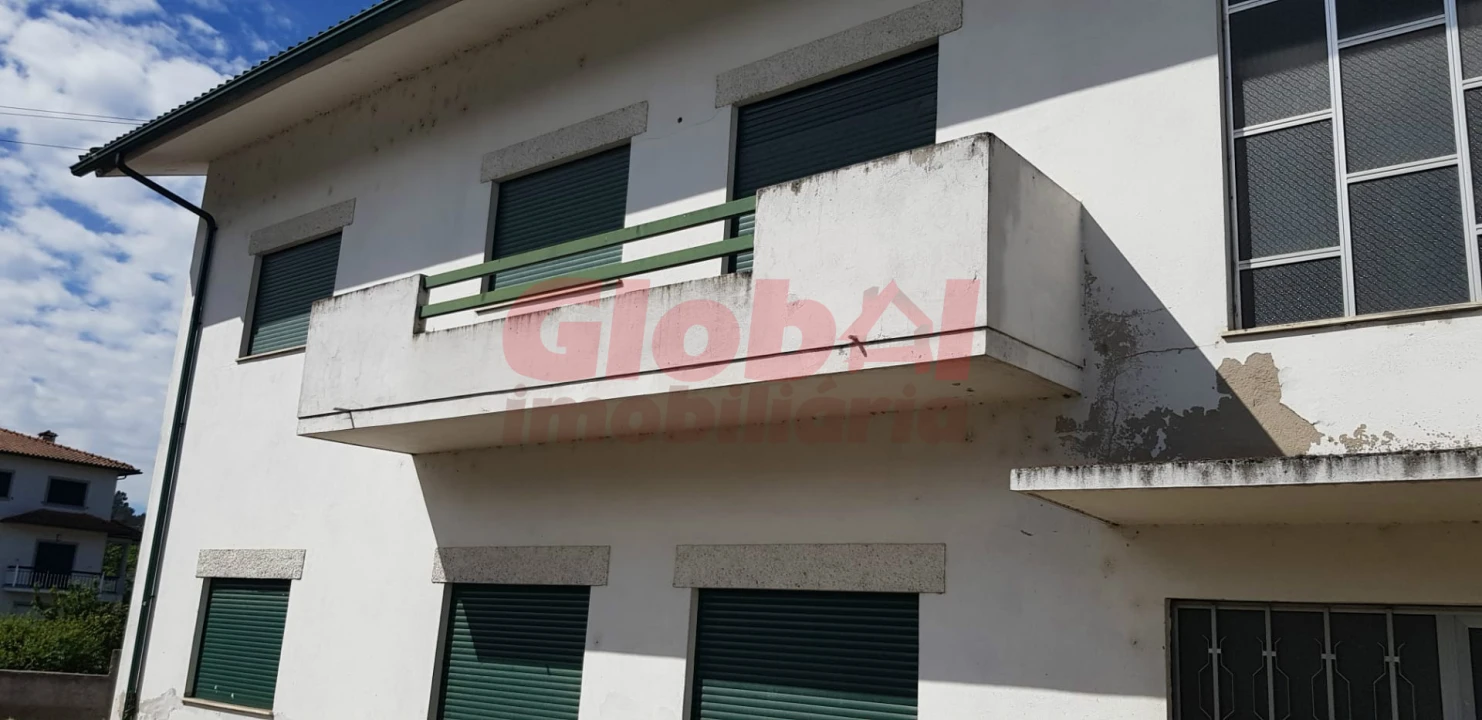 Apartamento T0 para Venda em Orgens Foto 1