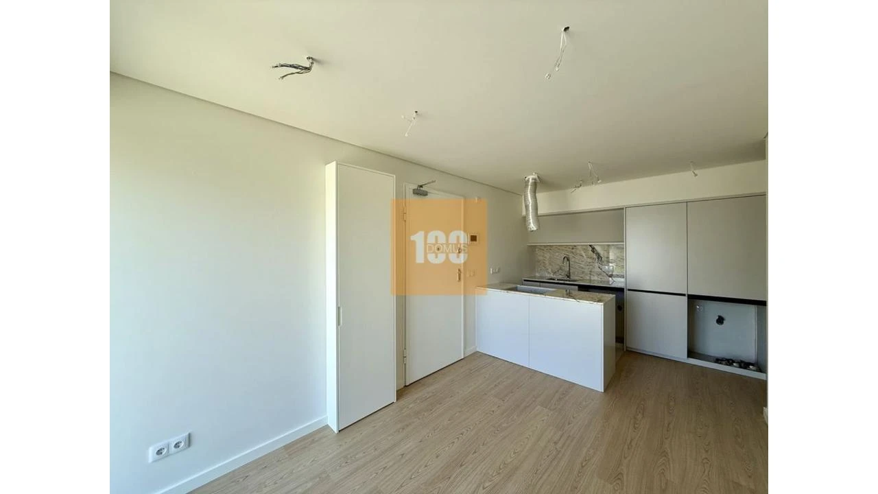 Apartamento T1 para Venda em Cedofeita, Santo Ildefonso, Sé, Miragaia, São Nicolau e Vitória Foto 7