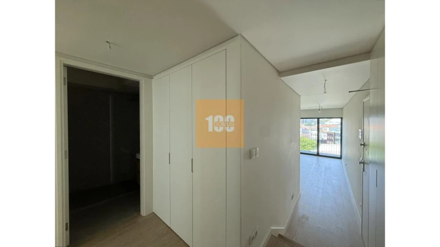 Apartamento T1 para Venda em Cedofeita, Santo Ildefonso, Sé, Miragaia, São Nicolau e Vitória Foto 21