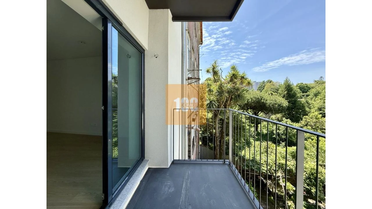Apartamento T1 para Venda em Cedofeita, Santo Ildefonso, Sé, Miragaia, São Nicolau e Vitória Foto 1