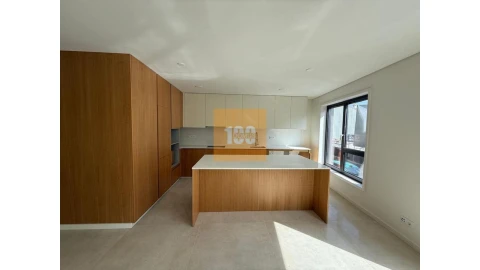 Apartamento T3 para Venda em Cedofeita, Santo Ildefonso, Sé, Miragaia, São Nicolau e Vitória