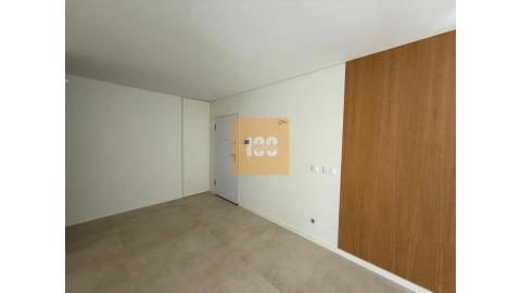 Apartamento T3 para Venda em Cedofeita, Santo Ildefonso, Sé, Miragaia, São Nicolau e Vitória