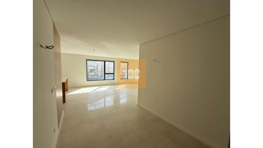 Apartamento T3 para Venda em Cedofeita, Santo Ildefonso, Sé, Miragaia, São Nicolau e Vitória Foto 2