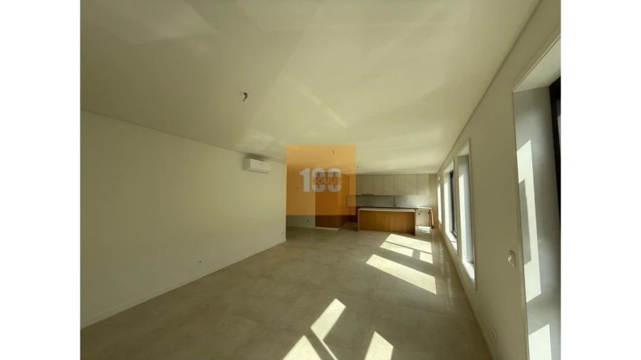 Apartamento T3 para Venda em Cedofeita, Santo Ildefonso, Sé, Miragaia, São Nicolau e Vitória Foto 3