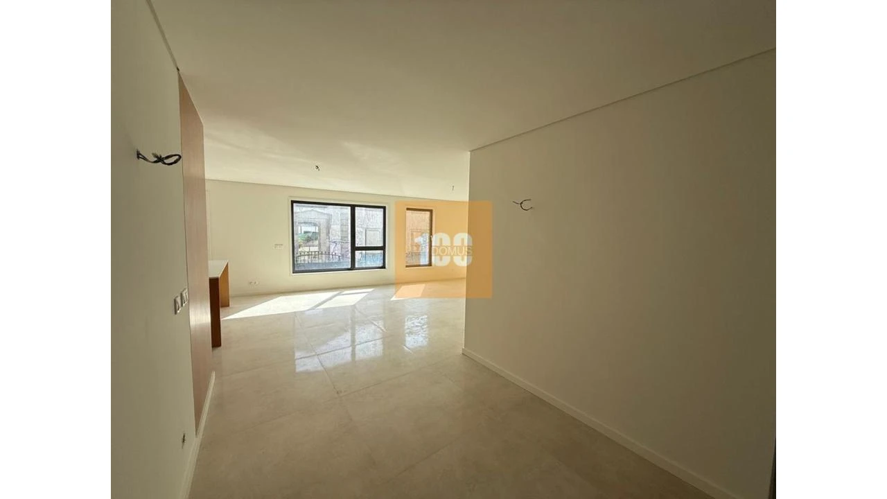 Apartamento T3 para Venda em Cedofeita, Santo Ildefonso, Sé, Miragaia, São Nicolau e Vitória Foto 2