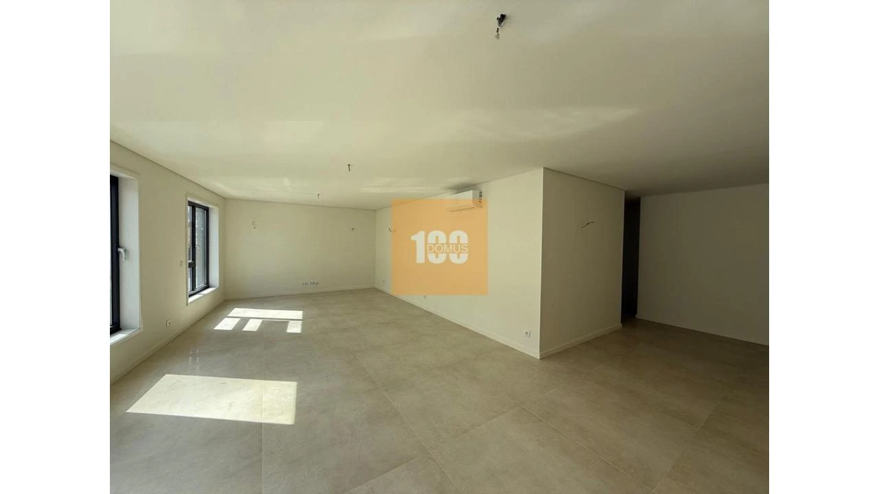 Apartamento T3 para Venda em Cedofeita, Santo Ildefonso, Sé, Miragaia, São Nicolau e Vitória Foto 7