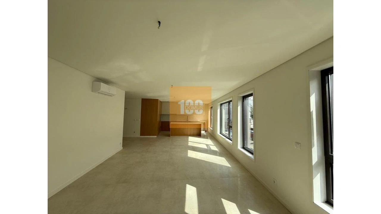 Apartamento T3 para Venda em Cedofeita, Santo Ildefonso, Sé, Miragaia, São Nicolau e Vitória Foto 8