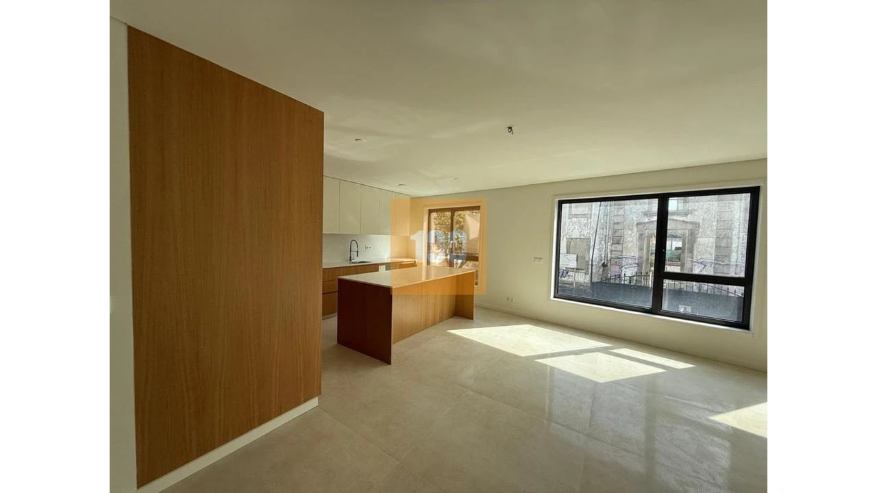 Apartamento T3 para Venda em Cedofeita, Santo Ildefonso, Sé, Miragaia, São Nicolau e Vitória Foto 1