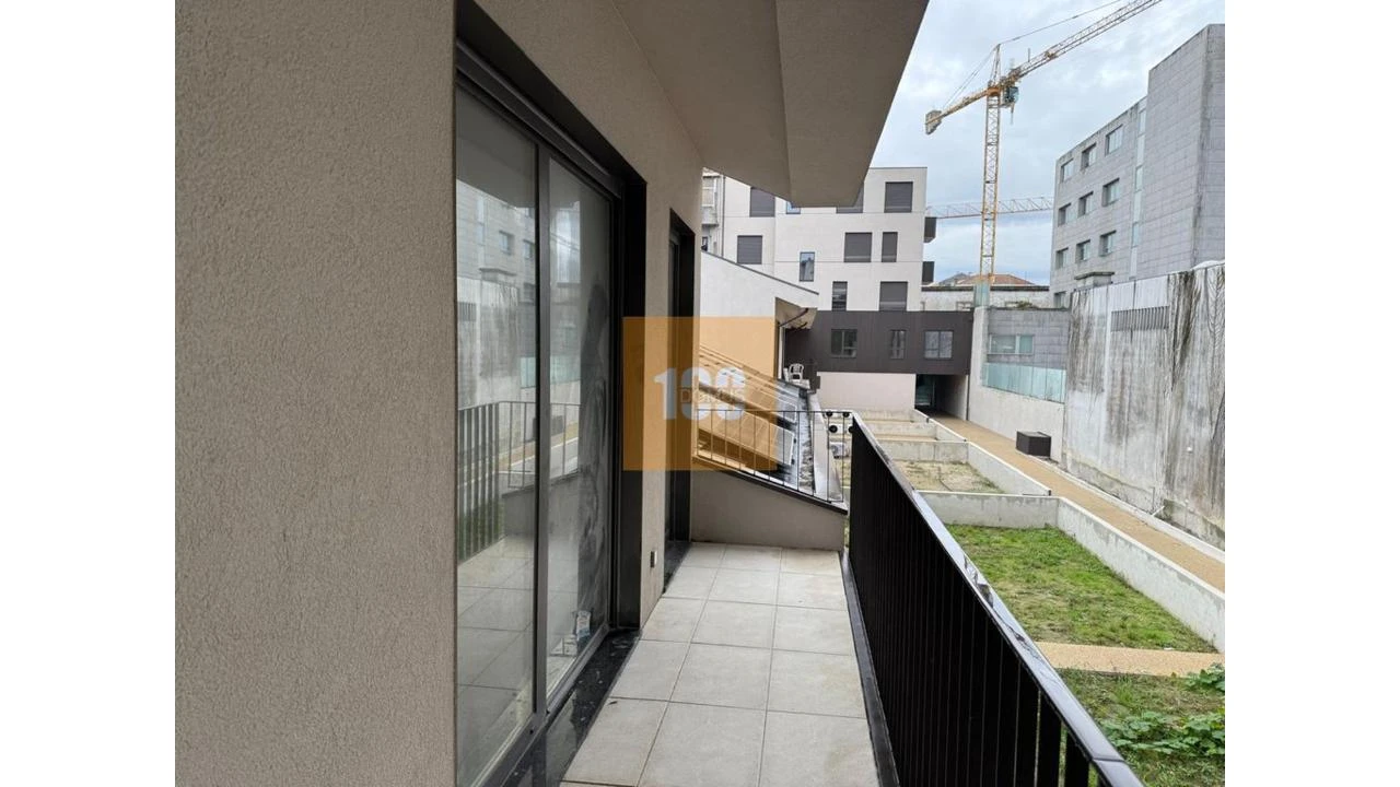 Moradia T2 para Venda em Cedofeita, Santo Ildefonso, Sé, Miragaia, São Nicolau e Vitória Foto 3