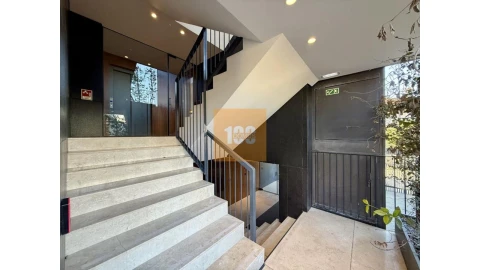 Apartamento T4 para Venda em Lordelo do Ouro e Massarelos