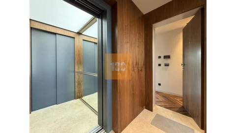 Apartamento T4 para Venda em Lordelo do Ouro e Massarelos