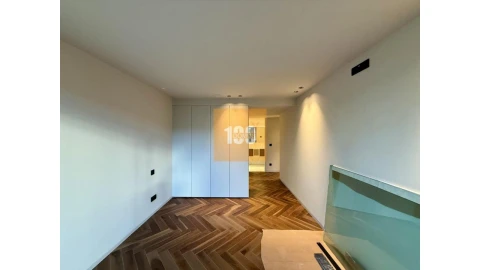 Apartamento T4 para Venda em Lordelo do Ouro e Massarelos
