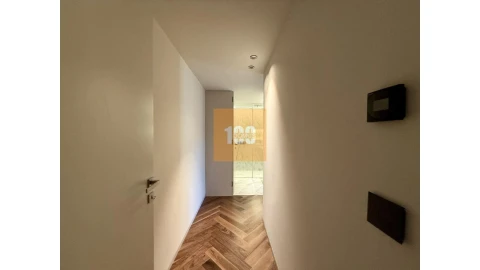 Apartamento T4 para Venda em Lordelo do Ouro e Massarelos