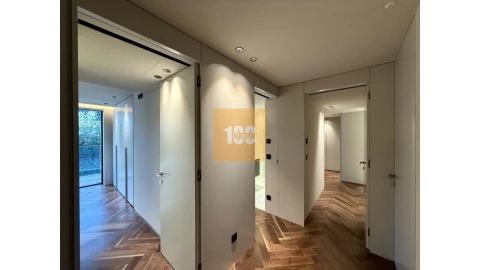 Apartamento T4 para Venda em Lordelo do Ouro e Massarelos