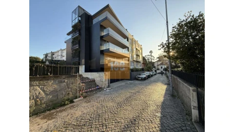 Apartamento T4 para Venda em Lordelo do Ouro e Massarelos