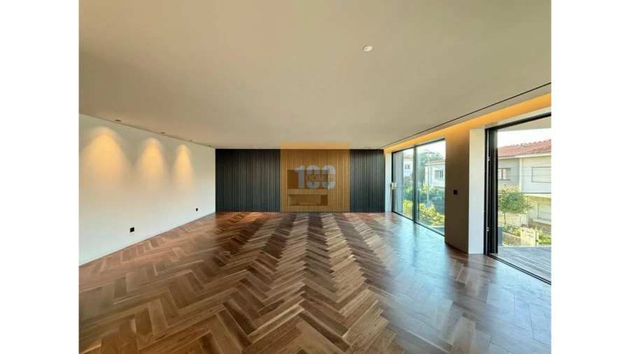 Apartamento T4 para Venda em Lordelo do Ouro e Massarelos Foto 8