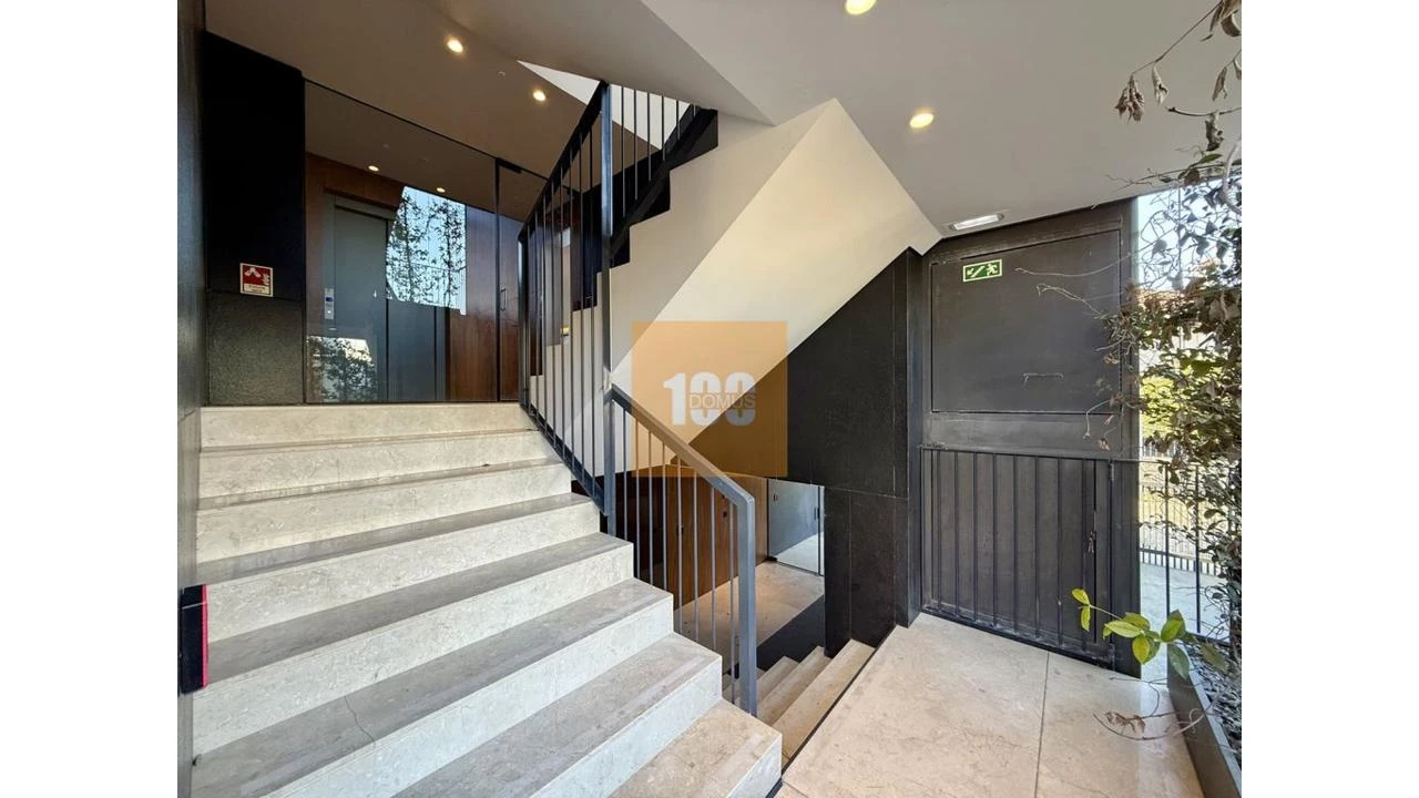 Apartamento T4 para Venda em Lordelo do Ouro e Massarelos Foto 5