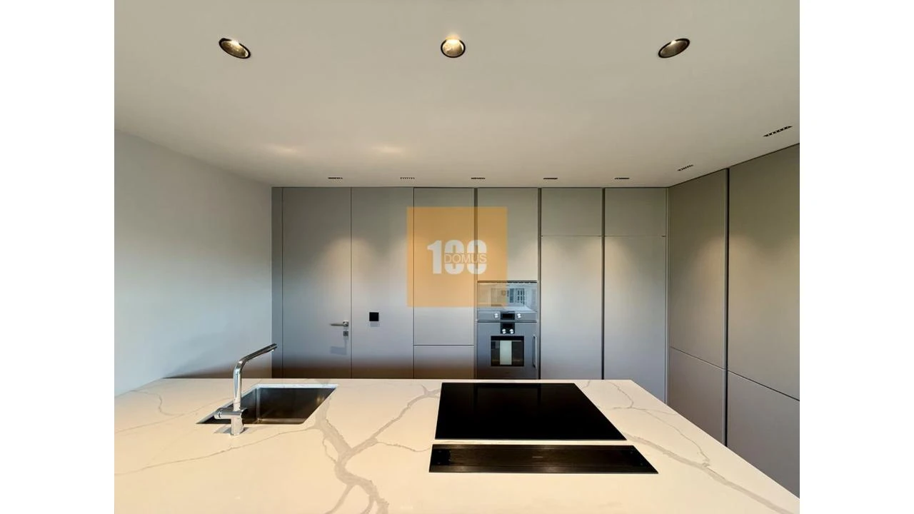 Apartamento T4 para Venda em Lordelo do Ouro e Massarelos Foto 19