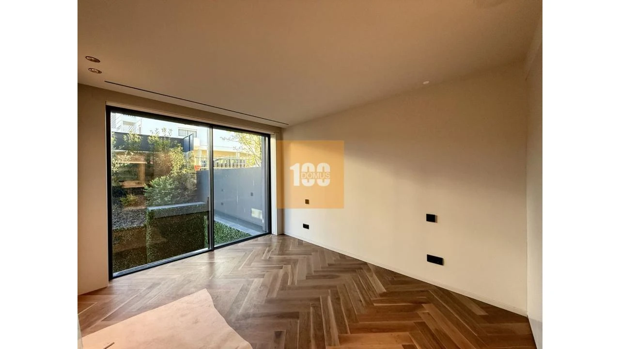 Apartamento T4 para Venda em Lordelo do Ouro e Massarelos Foto 27