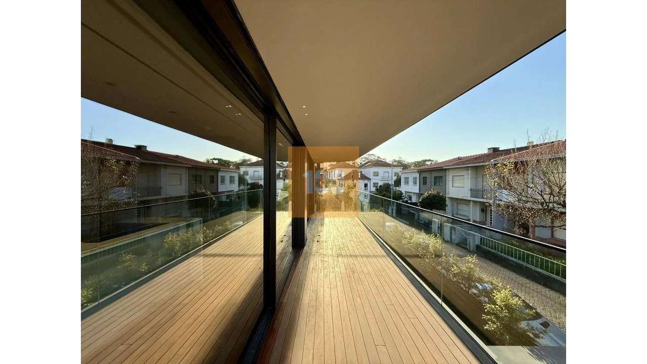 Apartamento T4 para Venda em Lordelo do Ouro e Massarelos Foto 16