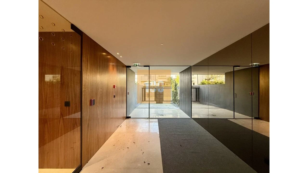 Apartamento T4 para Venda em Lordelo do Ouro e Massarelos Foto 4