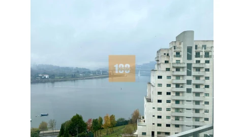 Moradia T5 para Venda em Gondomar (São Cosme), Valbom e Jovim