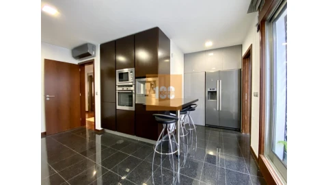 Moradia T5 para Venda em Gondomar (São Cosme), Valbom e Jovim