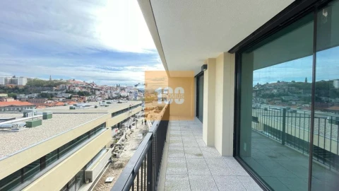 Moradia T2 para Venda em Santa Marinha e São Pedro da Afurada