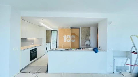 Moradia T2 para Venda em Santa Marinha e São Pedro da Afurada