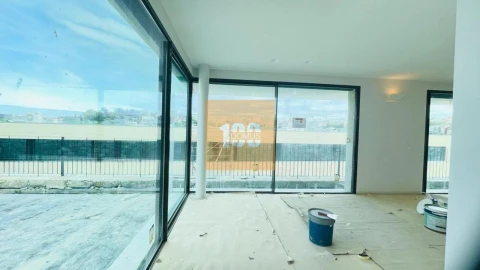 Moradia T2 para Venda em Santa Marinha e São Pedro da Afurada