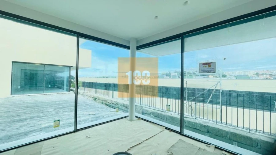 Moradia T2 para Venda em Santa Marinha e São Pedro da Afurada Foto 3